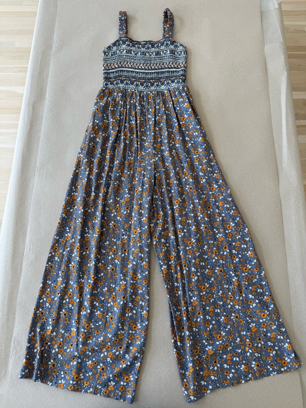 Dokotoo — NWOT Smocked Wide-Leg Jumpsuit in Blue Floral — Size M - Picture 3 of 12